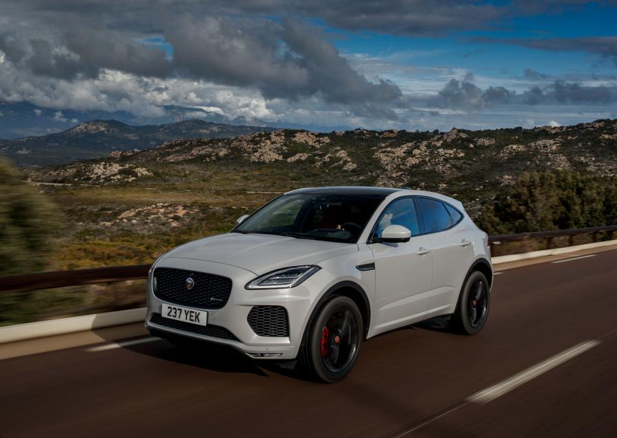  Jaguar E-Pace P300 AWD R-Dynamic 2017 года  (WW) (фото 21 из 40)